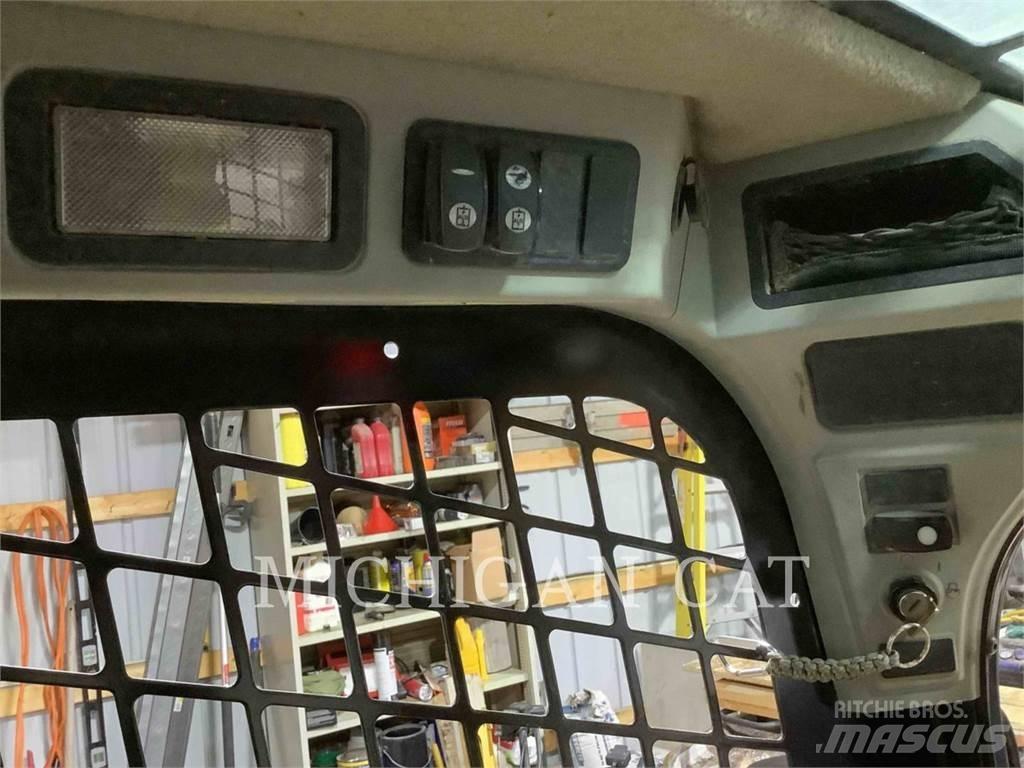 CAT 279D 滑移轉向裝載機