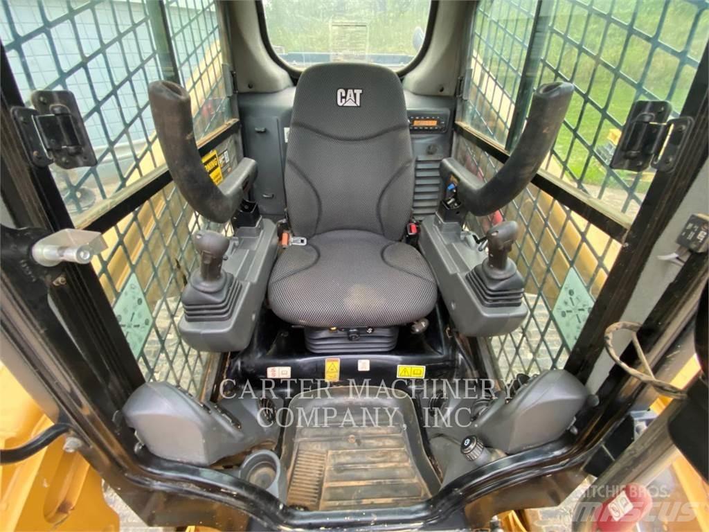 CAT 279D3 滑移轉向裝載機