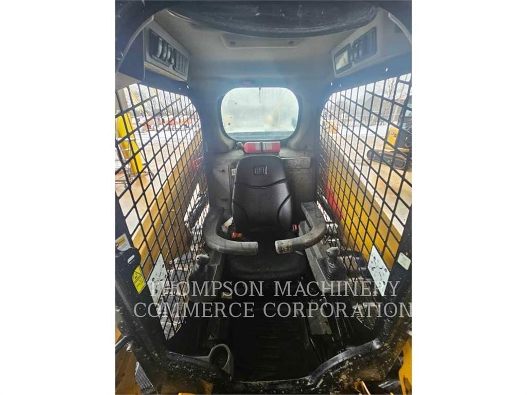 CAT 279D3 滑移轉向裝載機