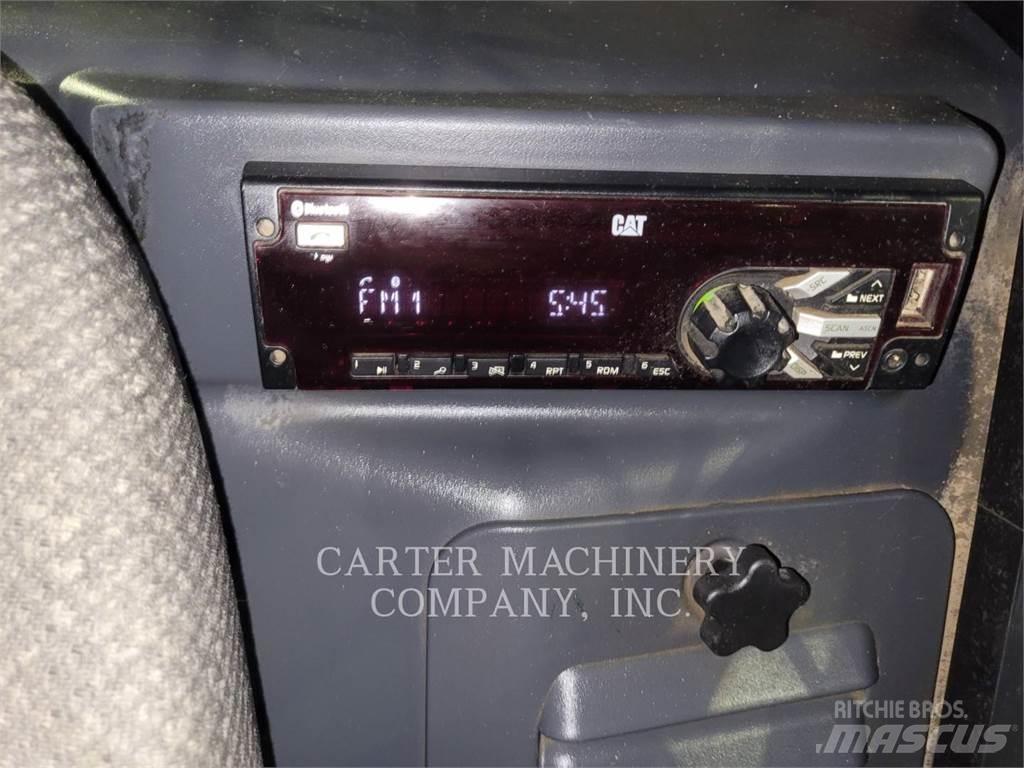 CAT 289D3 滑移轉向裝載機