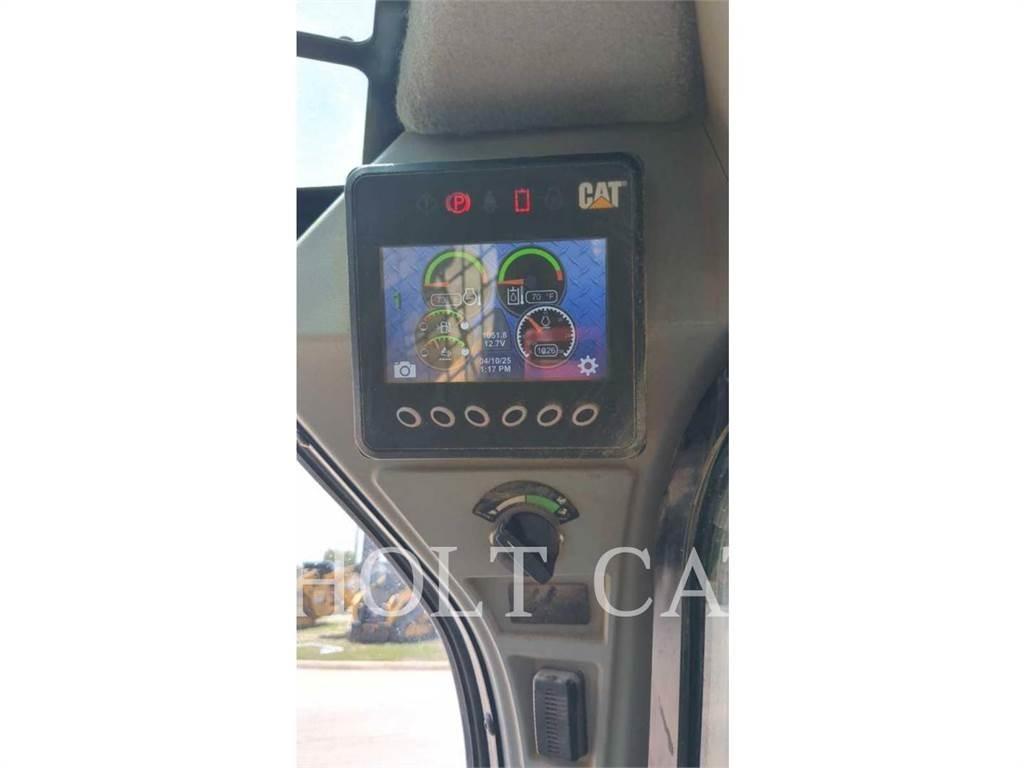 CAT 299D XHP 滑移轉向裝載機