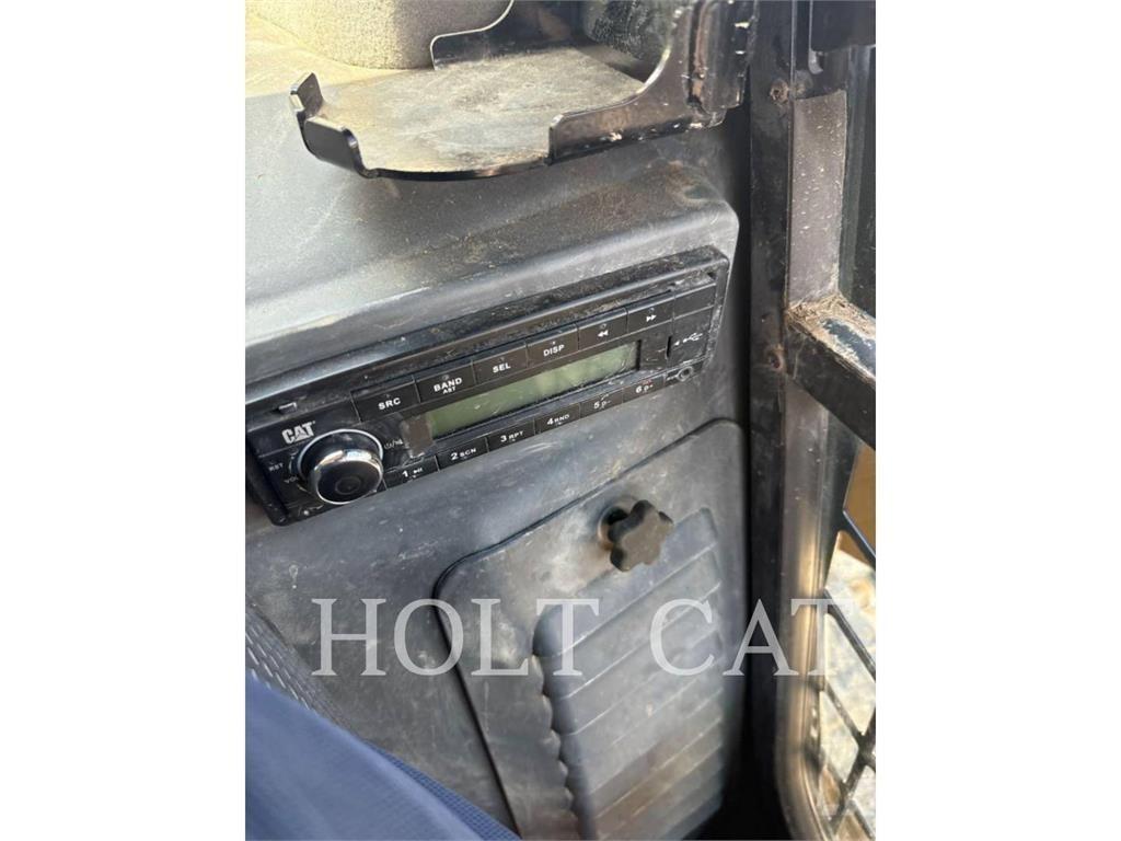CAT 299D XHP 滑移轉向裝載機