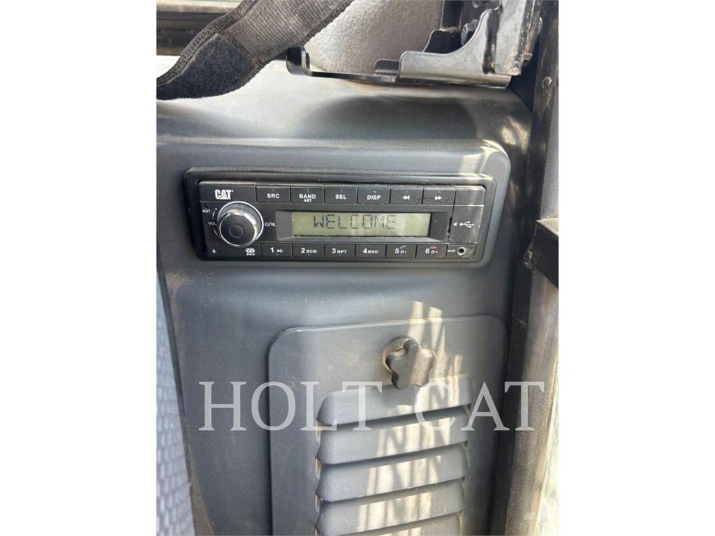 CAT 299D XHP 滑移轉向裝載機
