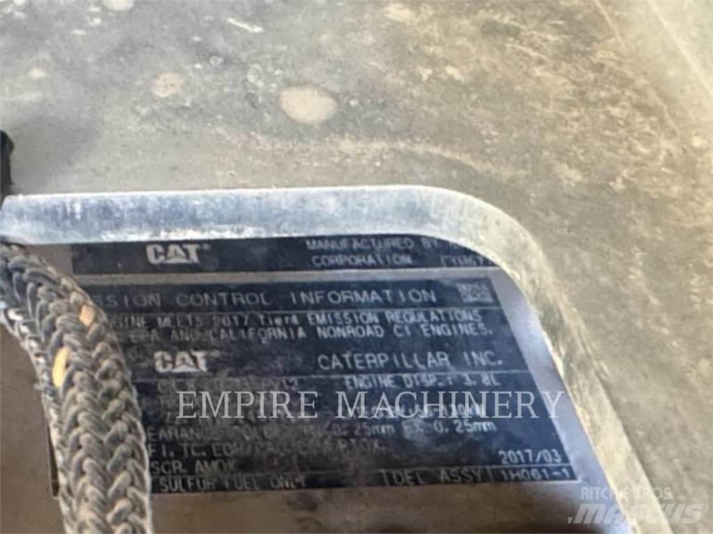 CAT 299D2 滑移轉向裝載機