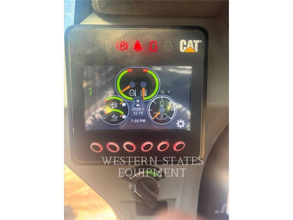 CAT 299D2 滑移轉向裝載機