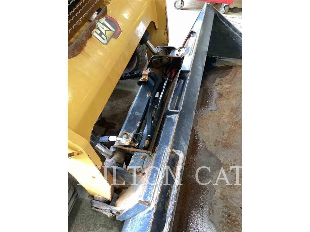 CAT 299D3 推土機