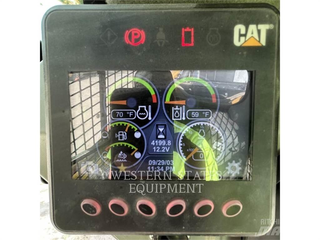CAT 299D3 滑移轉向裝載機