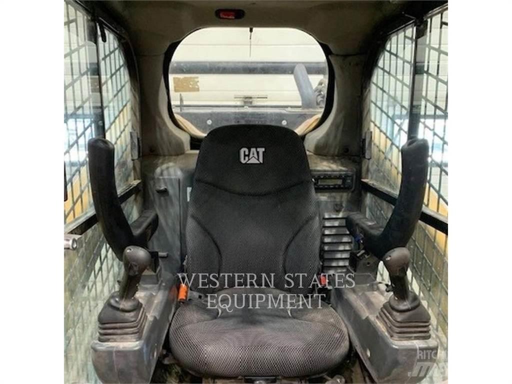 CAT 299D3 滑移轉向裝載機