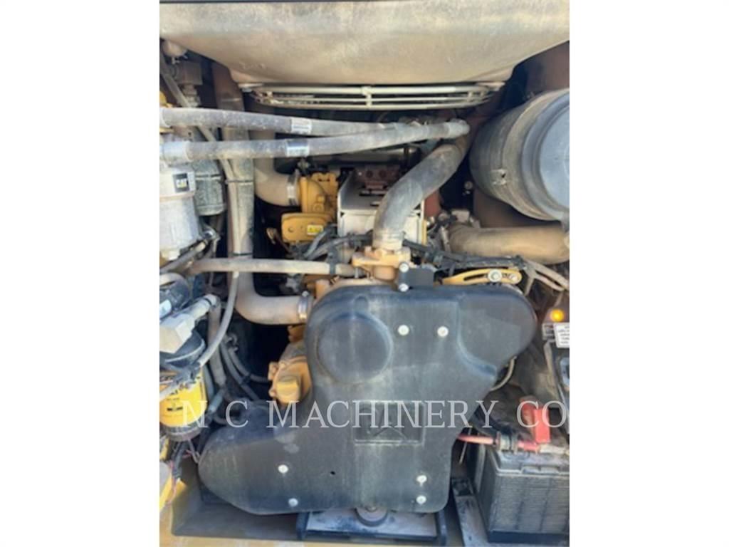 CAT 299D3 滑移轉向裝載機