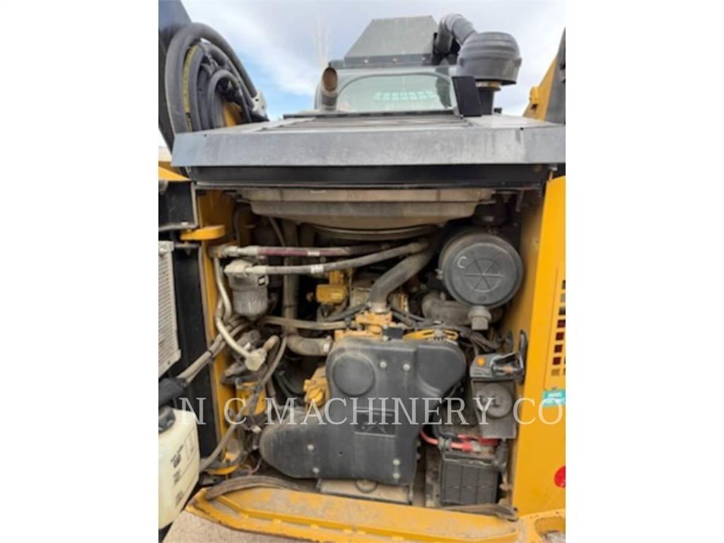 CAT 299D3 滑移轉向裝載機