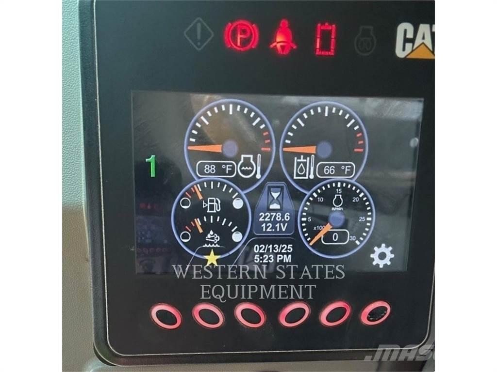 CAT 299D3 滑移轉向裝載機