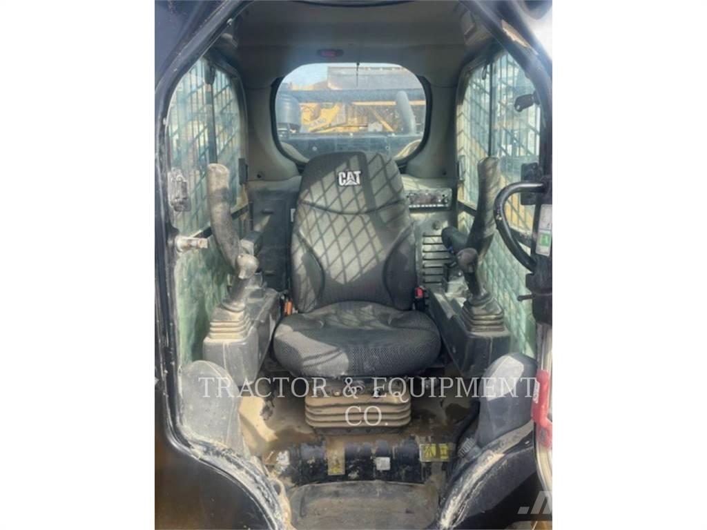 CAT 299D3 H3CB 滑移轉向裝載機