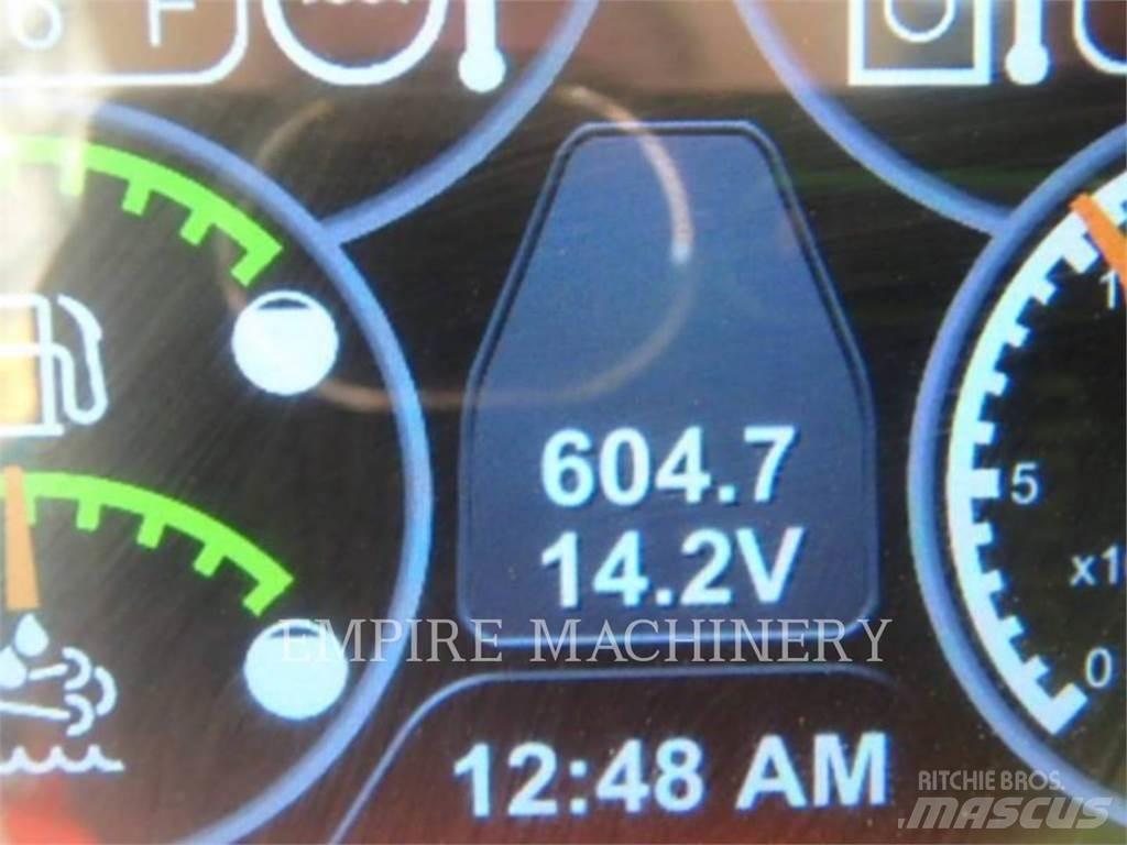 CAT 299D3 XE 滑移轉向裝載機