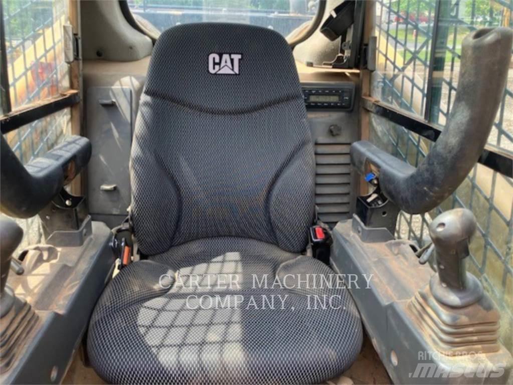 CAT 299D3 XE 滑移轉向裝載機