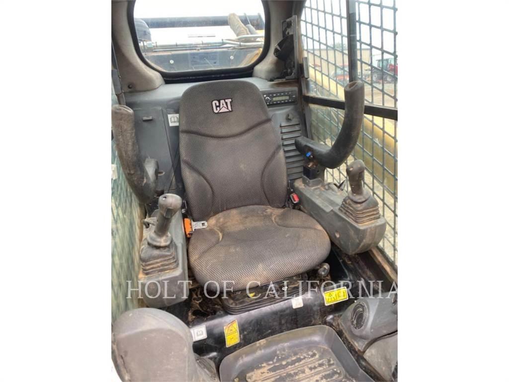 CAT 299D3XE 滑移轉向裝載機