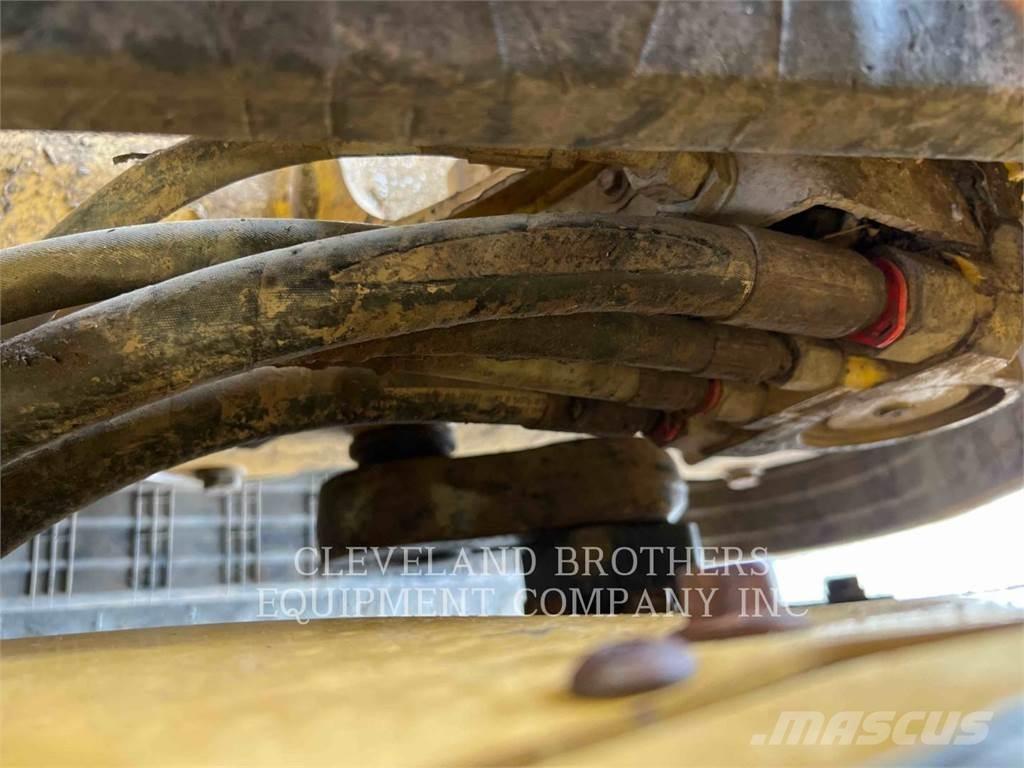 CAT 299D3XE 滑移轉向裝載機