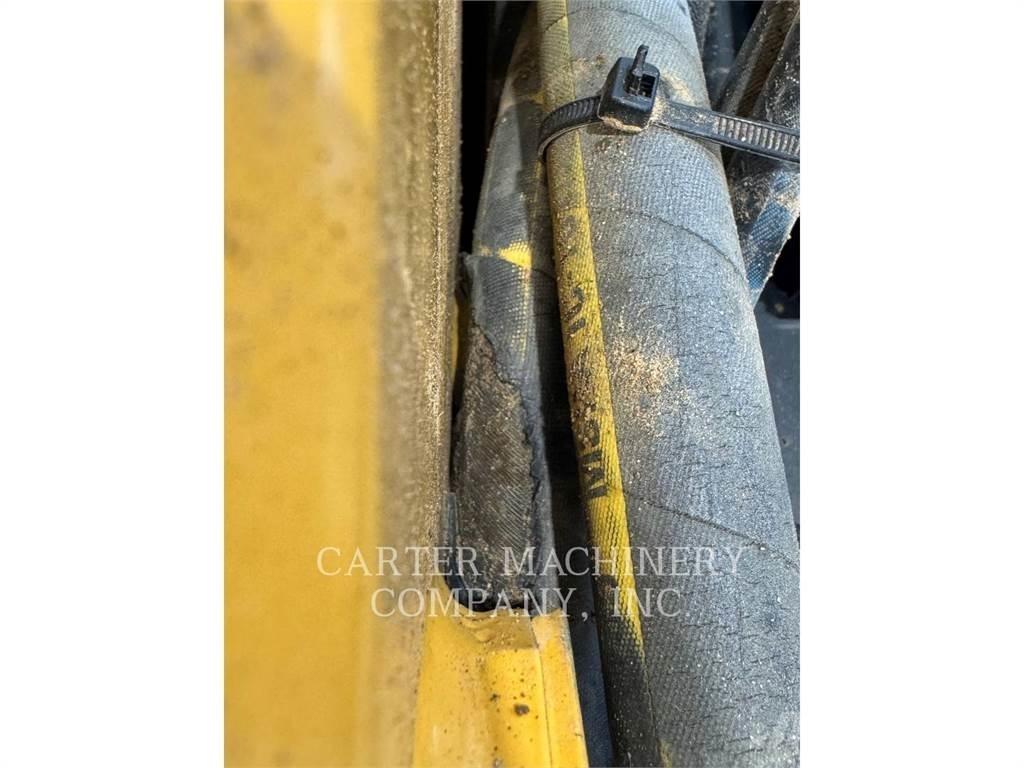 CAT 299D3XE 滑移轉向裝載機