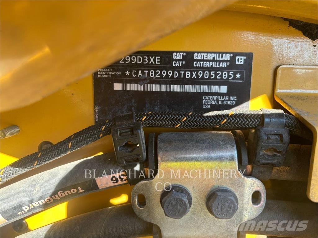 CAT 299D3XE 推土機