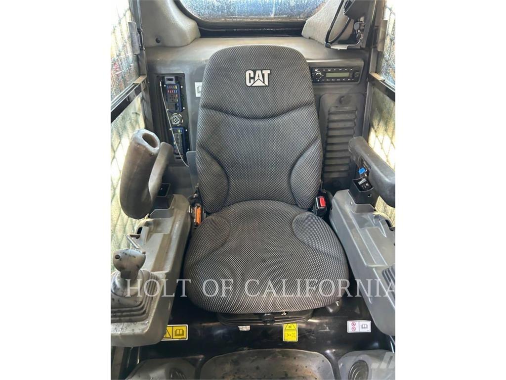 CAT 299D3XE 推土機