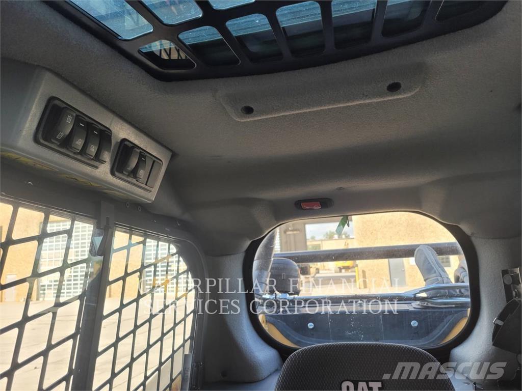 CAT 299D3XE 推土機