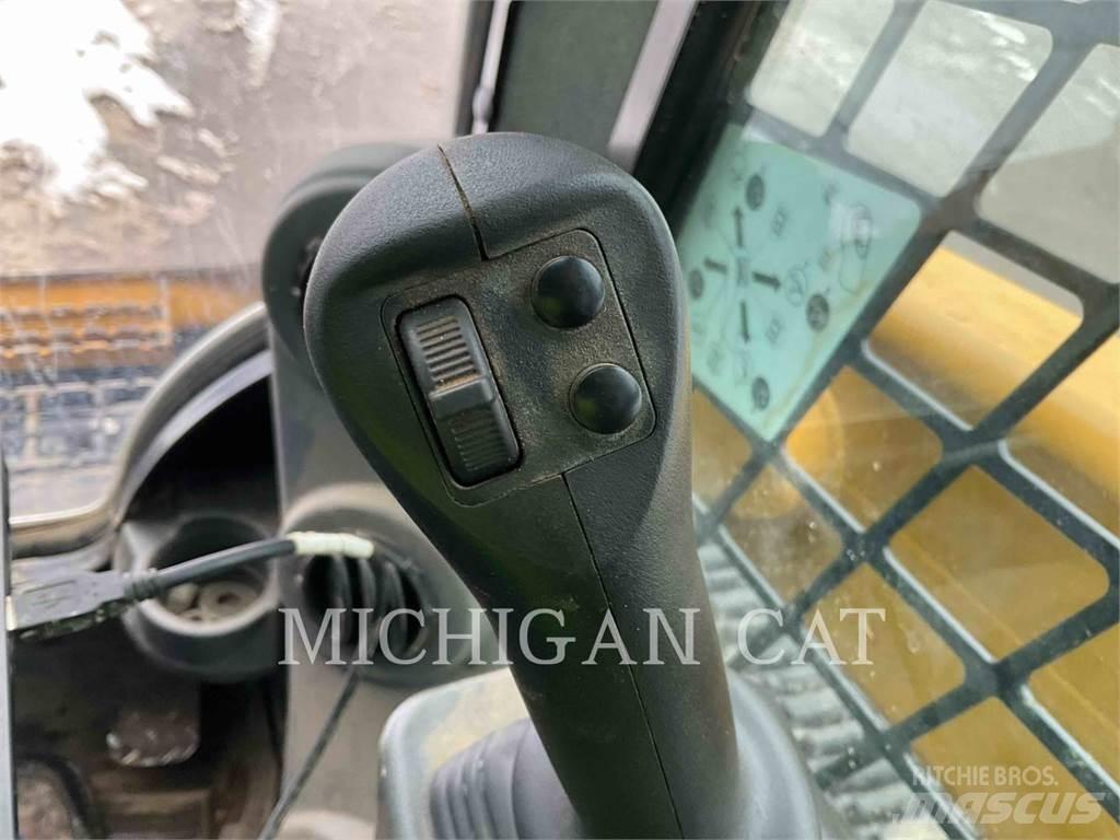 CAT 299D3XE D2AQBR 滑移轉向裝載機