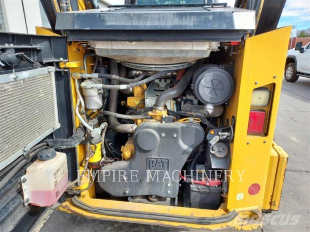 CAT 299D3XPSCA 滑移轉向裝載機