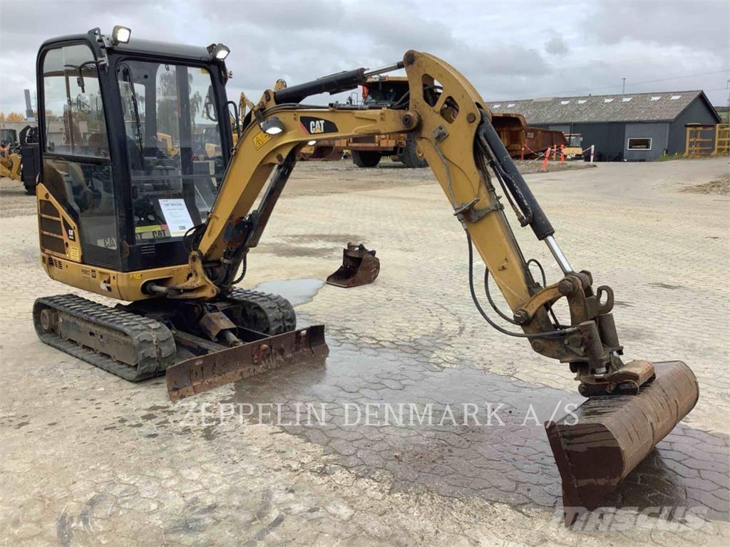 CAT 302.2D 履帶式 挖土機/掘鑿機/挖掘機