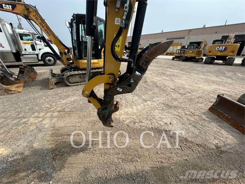 CAT 30607CR 小型挖土機/掘鑿機<7t(小型挖掘機)