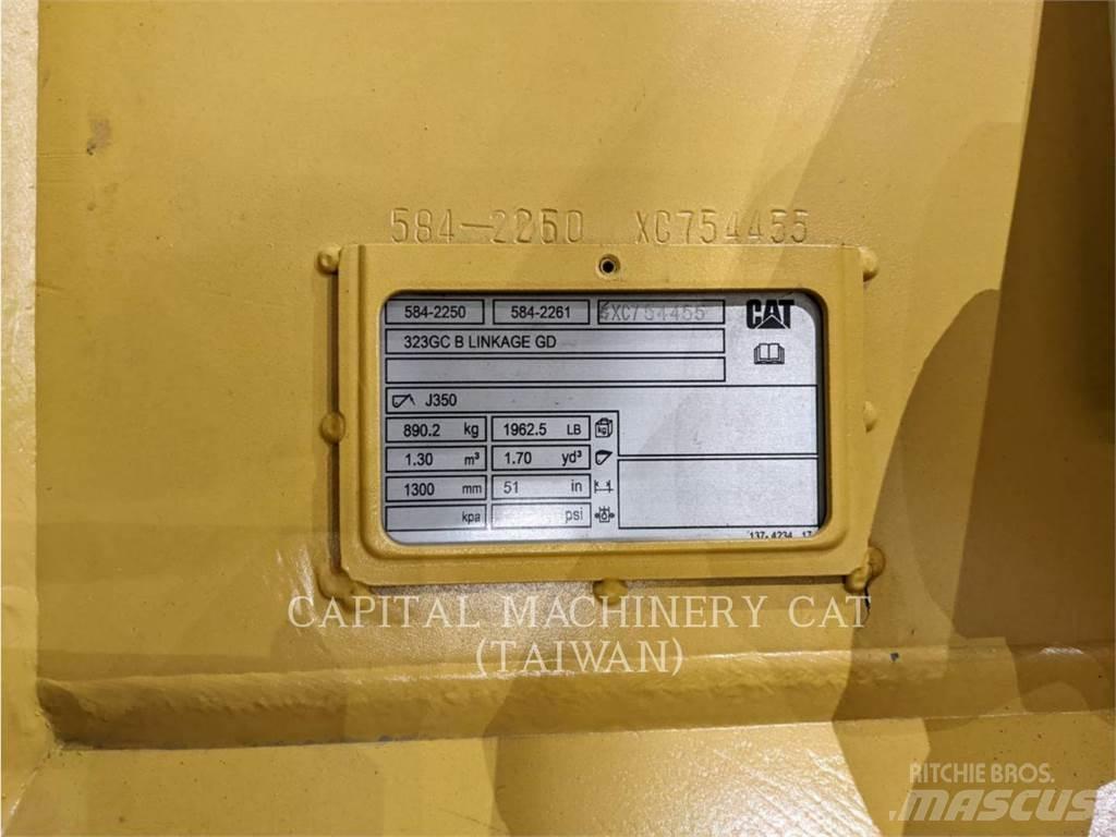 CAT 323GC 鏟斗