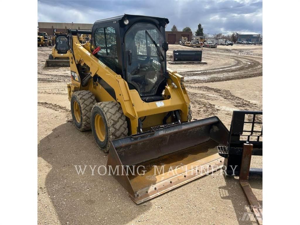 CAT 352D 滑移轉向裝載機
