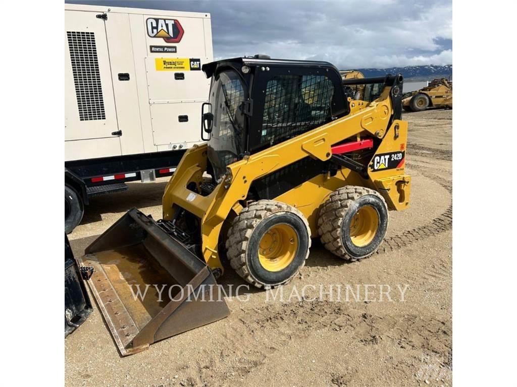 CAT 352D 滑移轉向裝載機