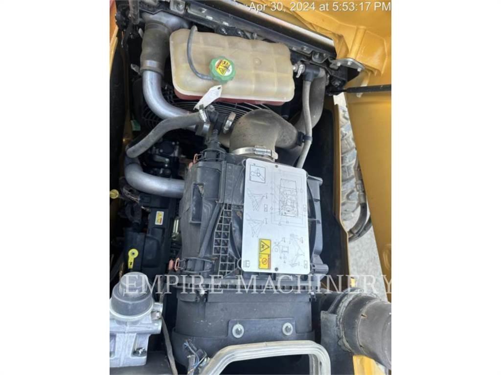 CAT 415F2 4EOP 反鏟裝載機