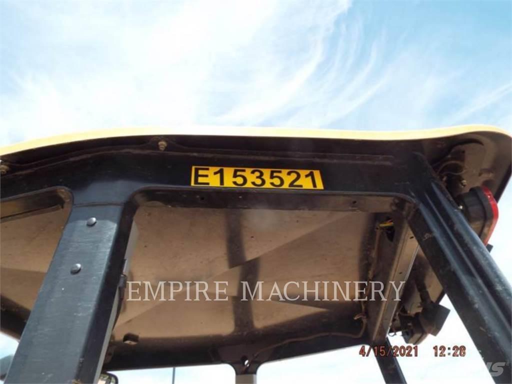 CAT 415F2 IL 輪胎式裝載機