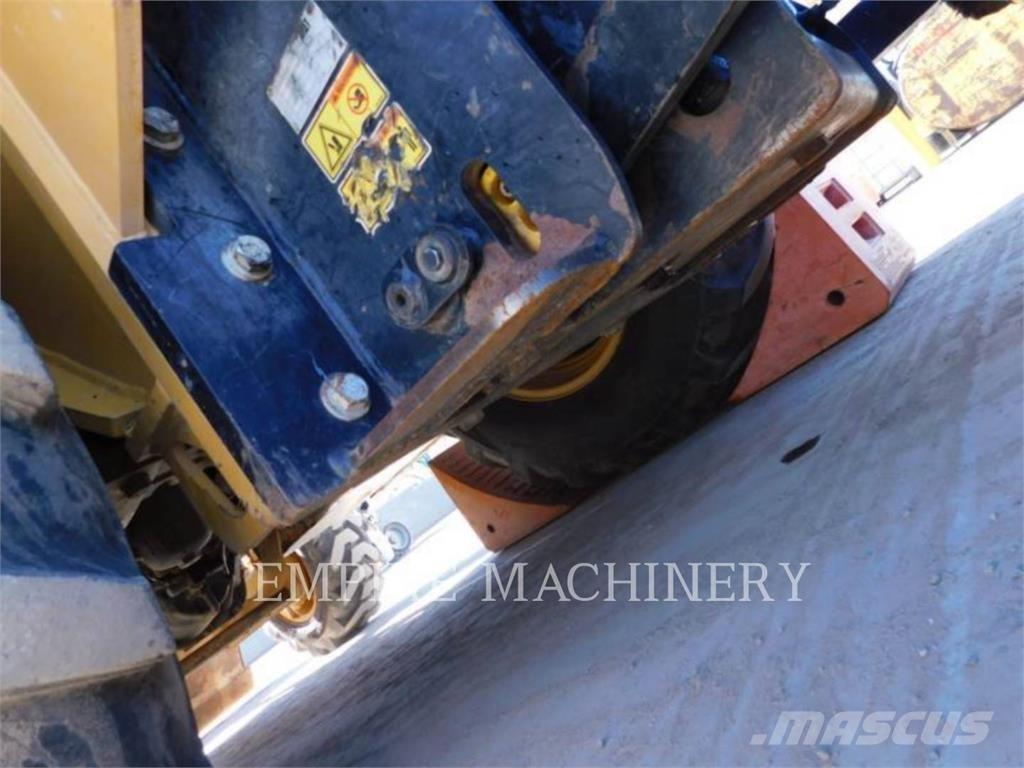 CAT 415F2 IL 輪胎式裝載機