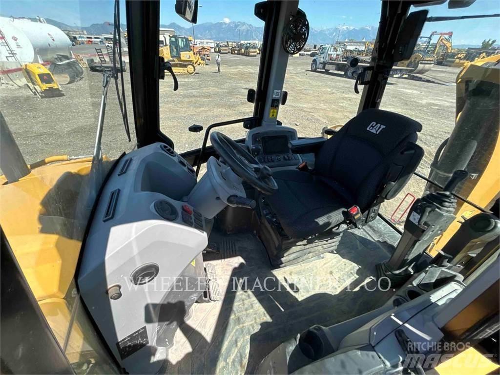 CAT 420 反鏟裝載機