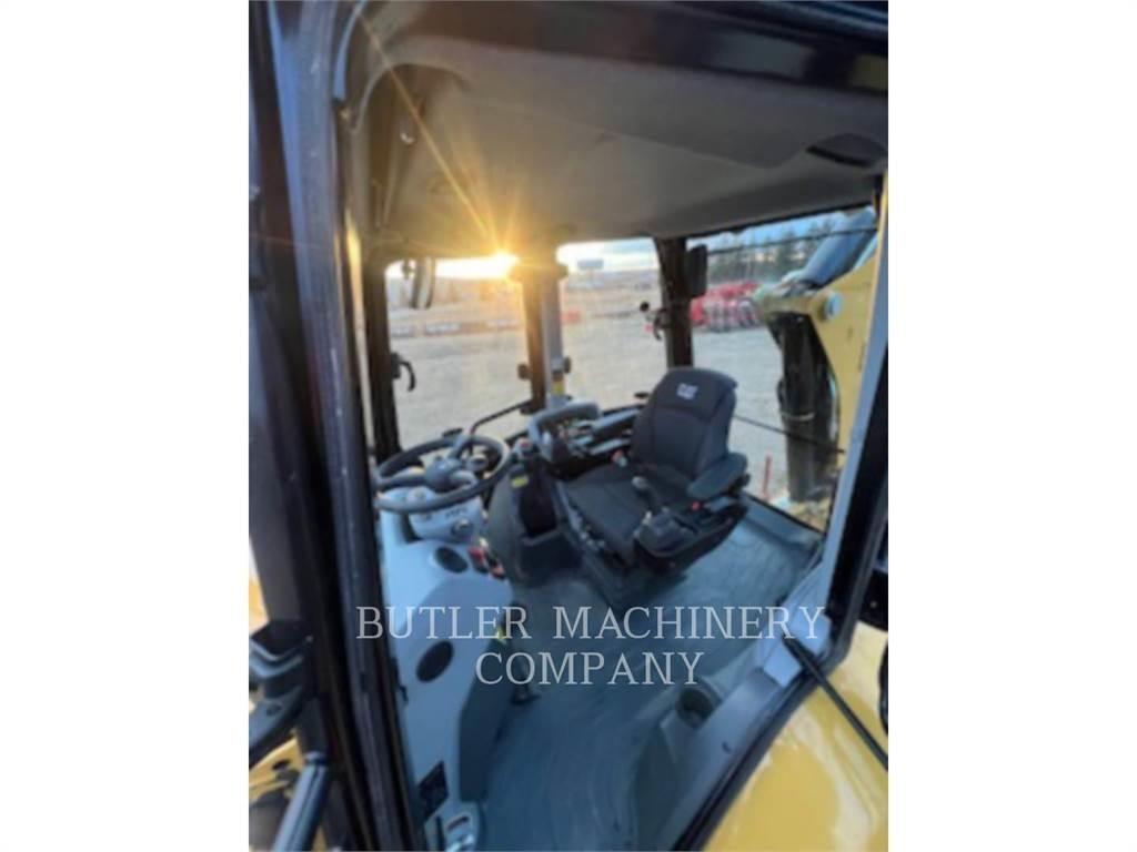 CAT 420 反鏟裝載機