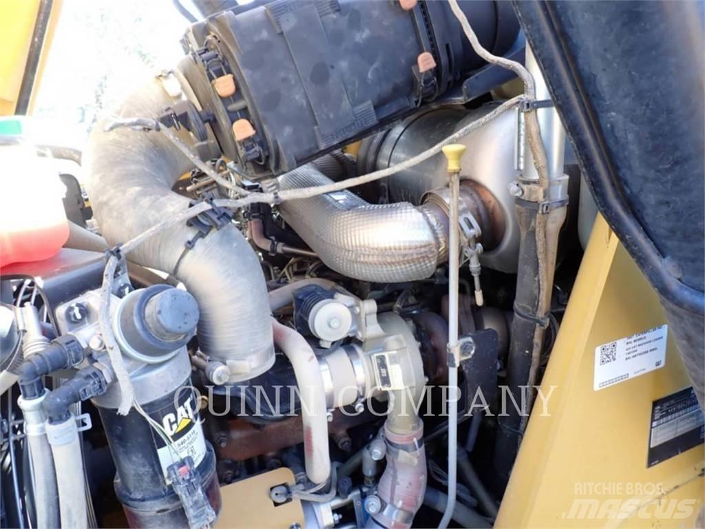 CAT 420 反鏟裝載機