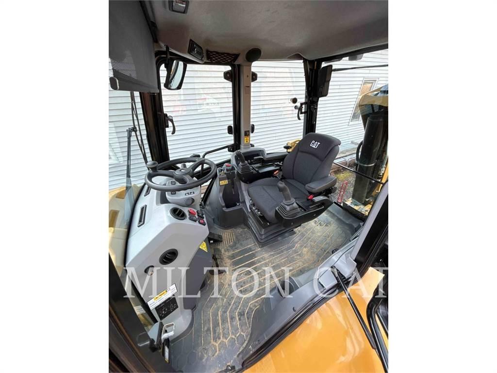 CAT 42007XE 反鏟裝載機