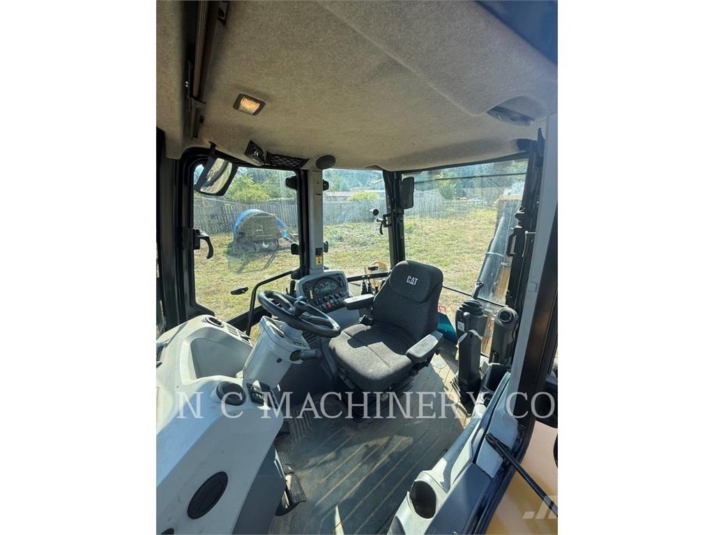 CAT 420F 反鏟裝載機