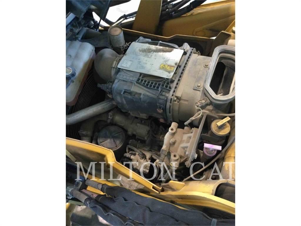 CAT 420F IT 反鏟裝載機