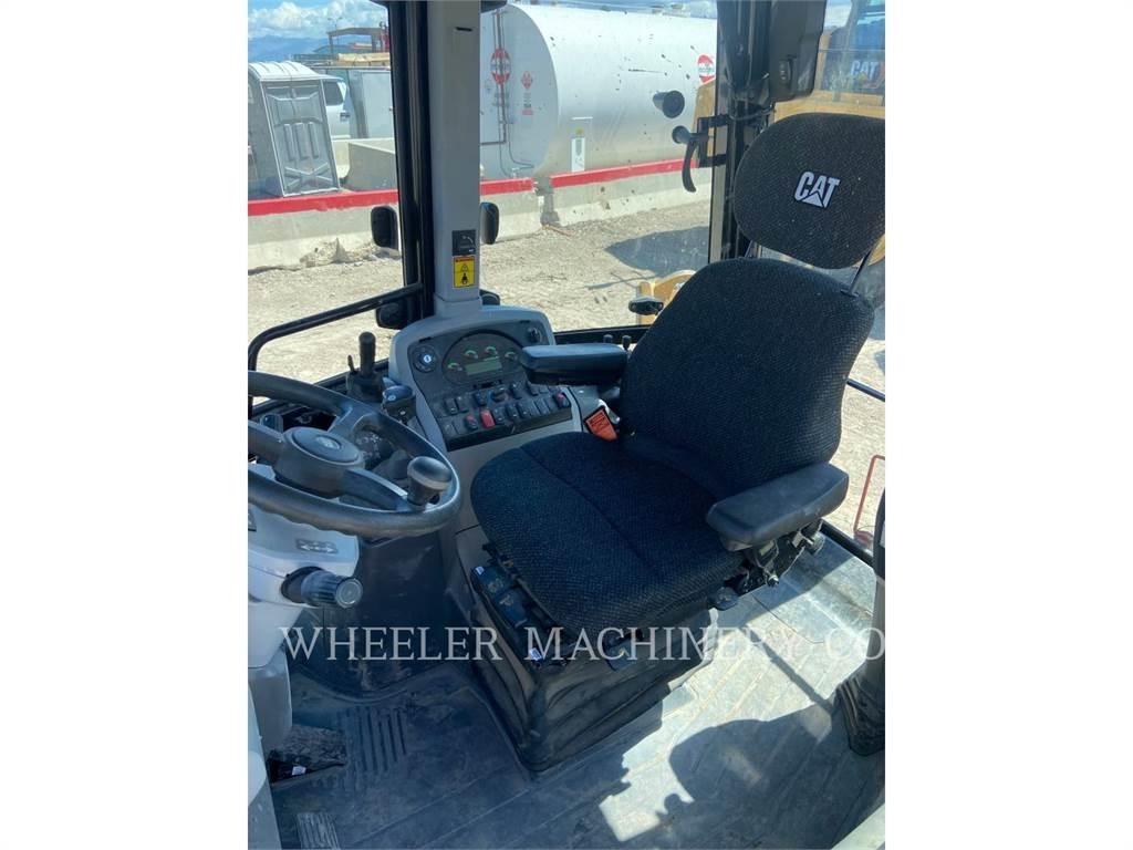 CAT 420F2 反鏟裝載機