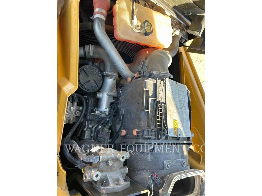 CAT 420F2 4WDE 反鏟裝載機