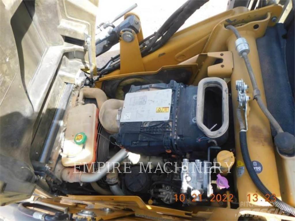 CAT 420F24EOIP 反鏟裝載機