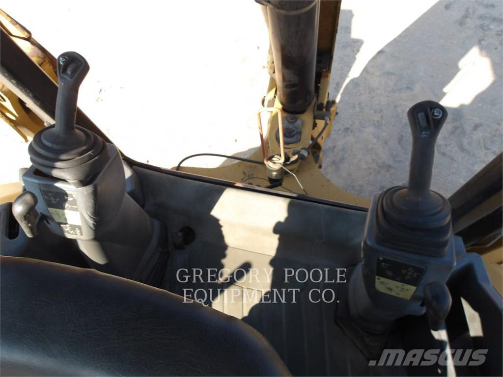 CAT 420F2ST 反鏟裝載機