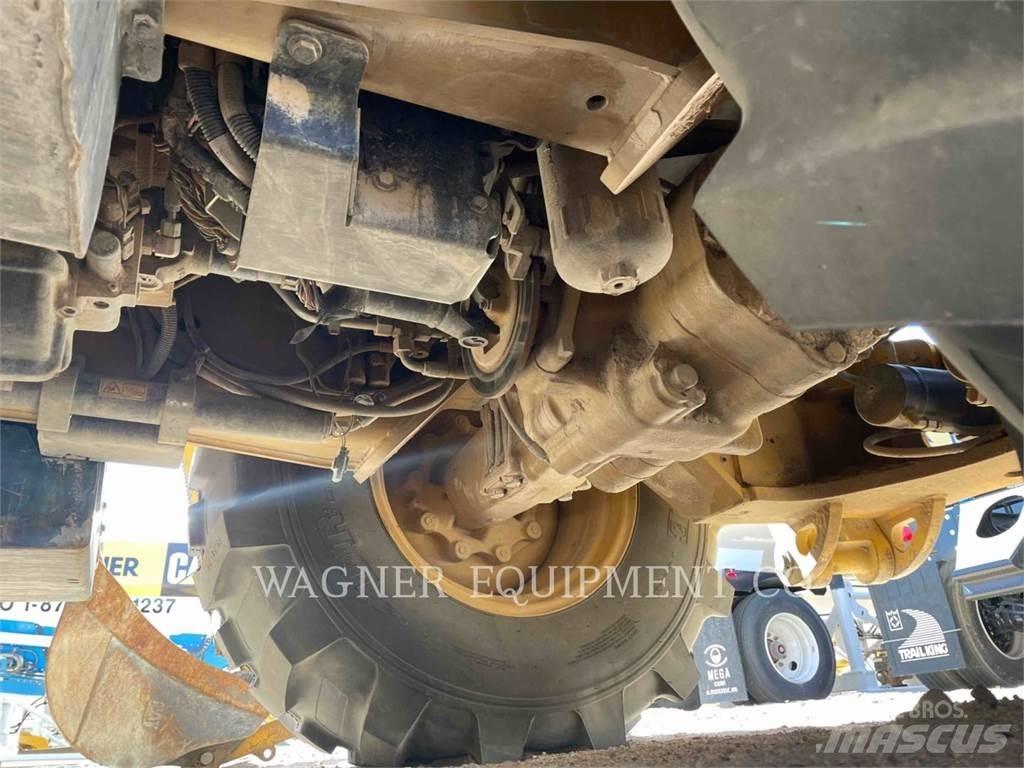 CAT 430F2 4WD 反鏟裝載機