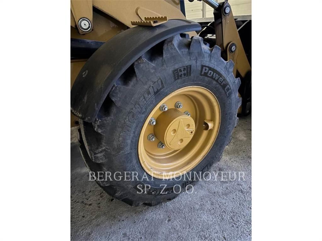 CAT 432 反鏟裝載機