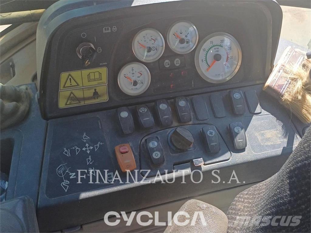 CAT 432F 反鏟裝載機