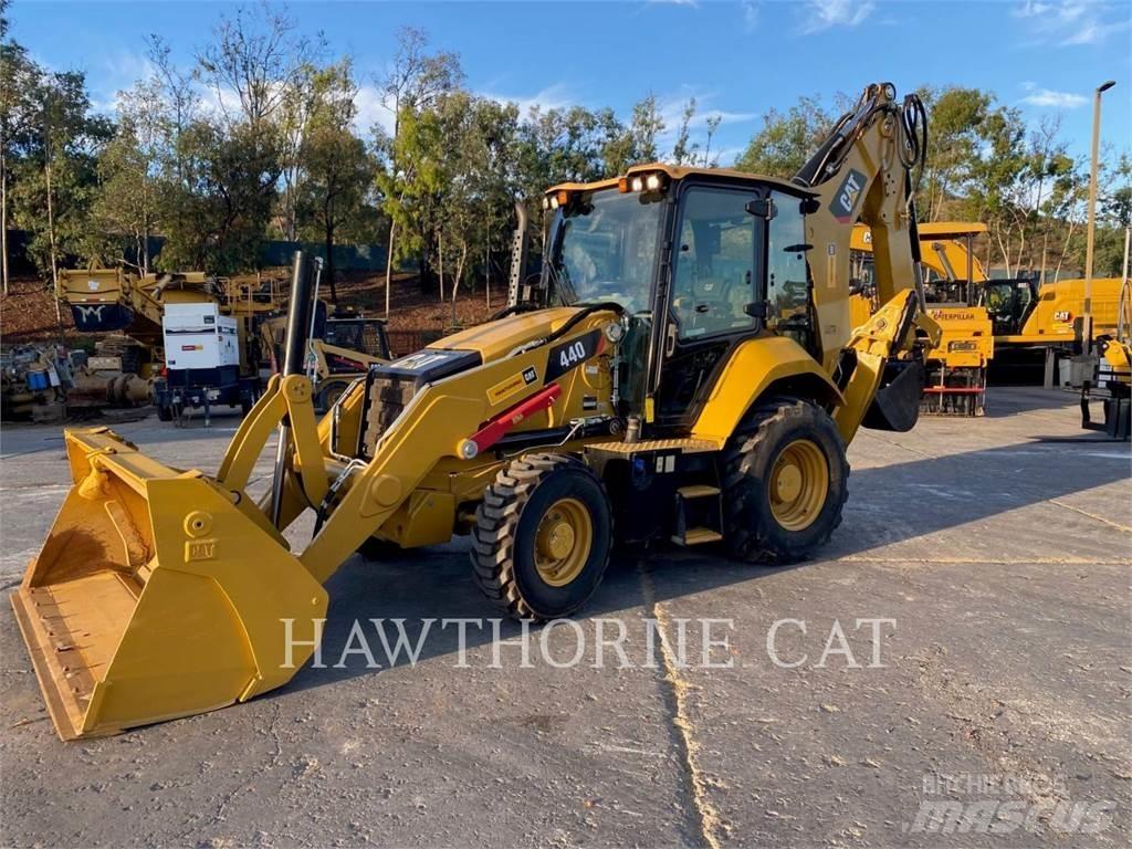 CAT 440 反鏟裝載機