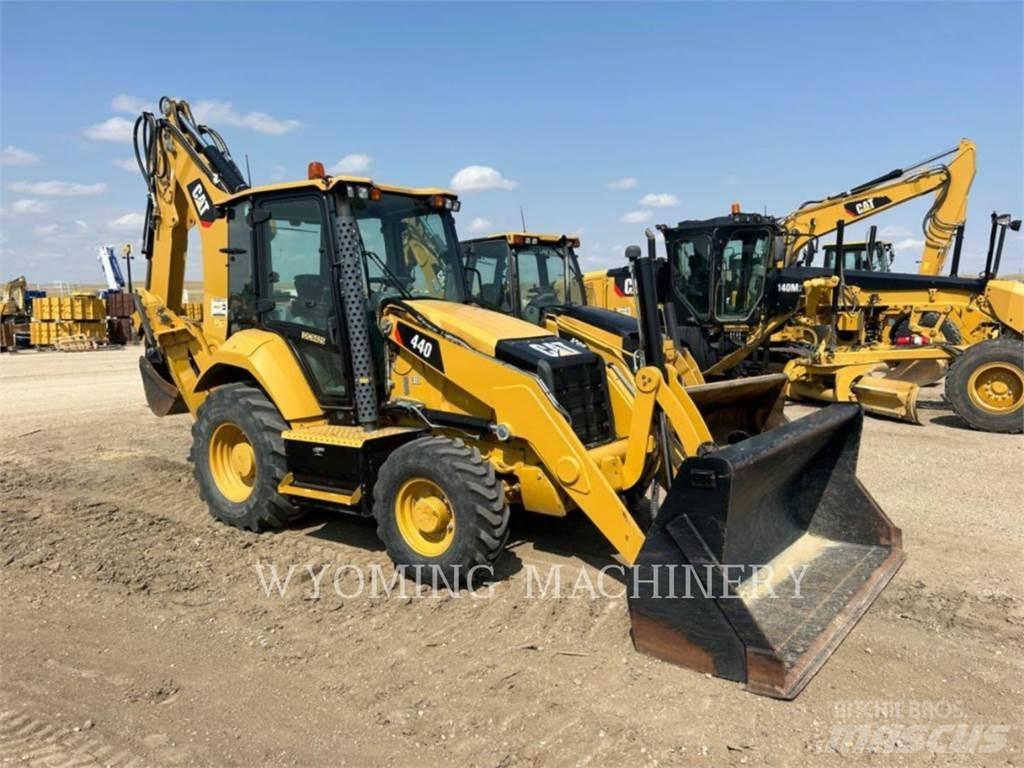 CAT 440 反鏟裝載機