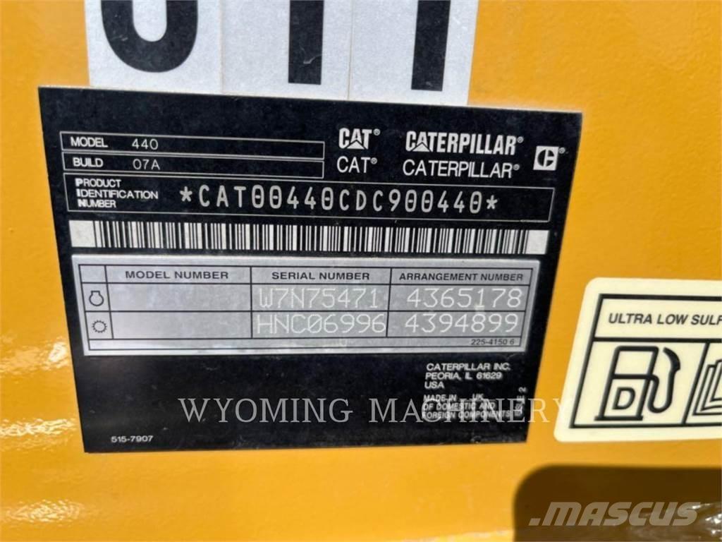 CAT 440 反鏟裝載機